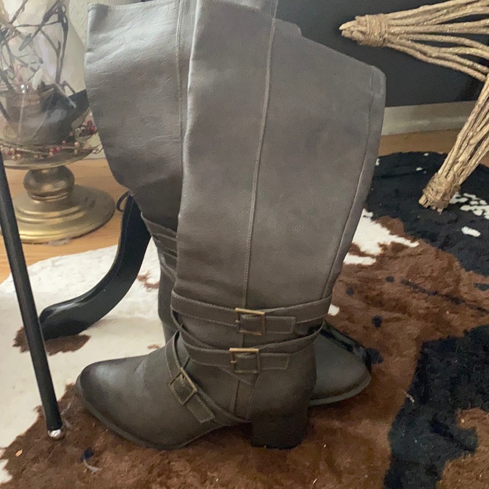 Dark grey at knee boot